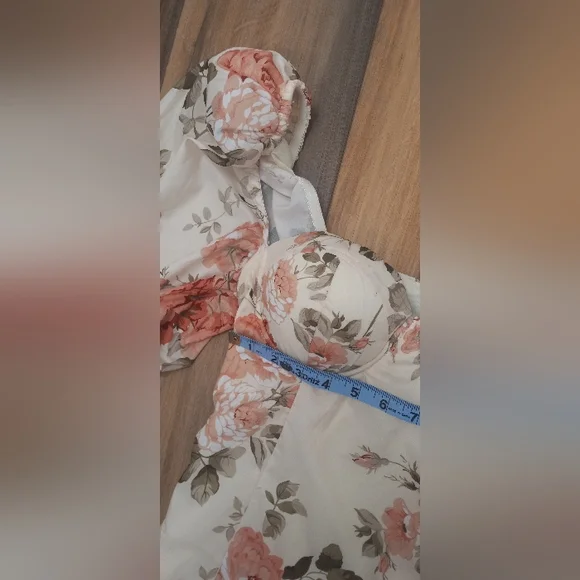 Romantic Floral Sweetheart Puff Sleeve Bodycon Mini Dress Medium Valentines NWOT - Picture 8 of 16